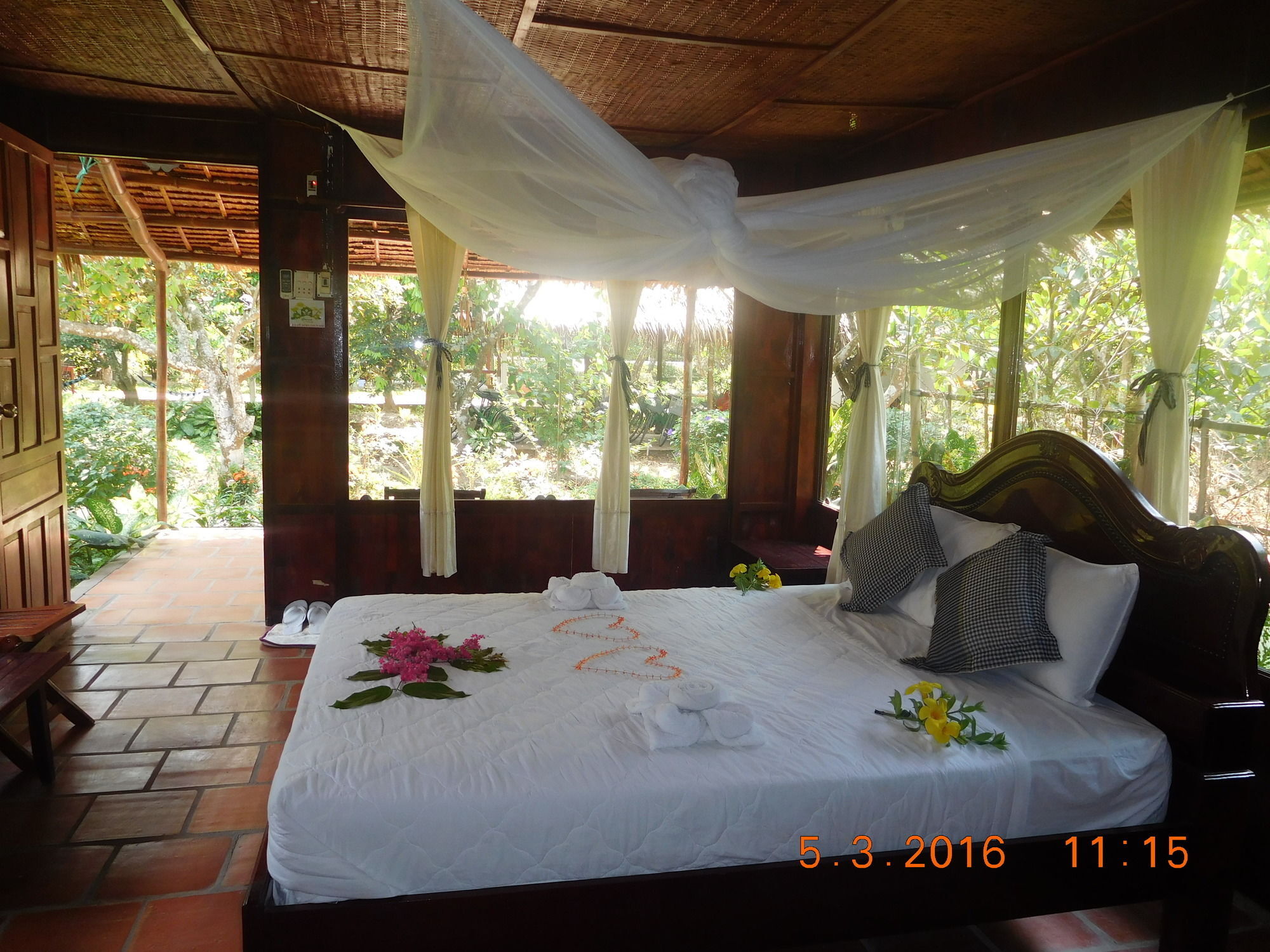 Mekong Ecolodge Cai Lay Exterior photo
